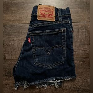 501 High Rise Women’s Levi Shorts